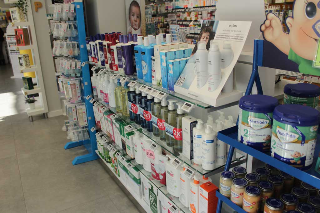 Productos colocados en Estantes de Farmacia